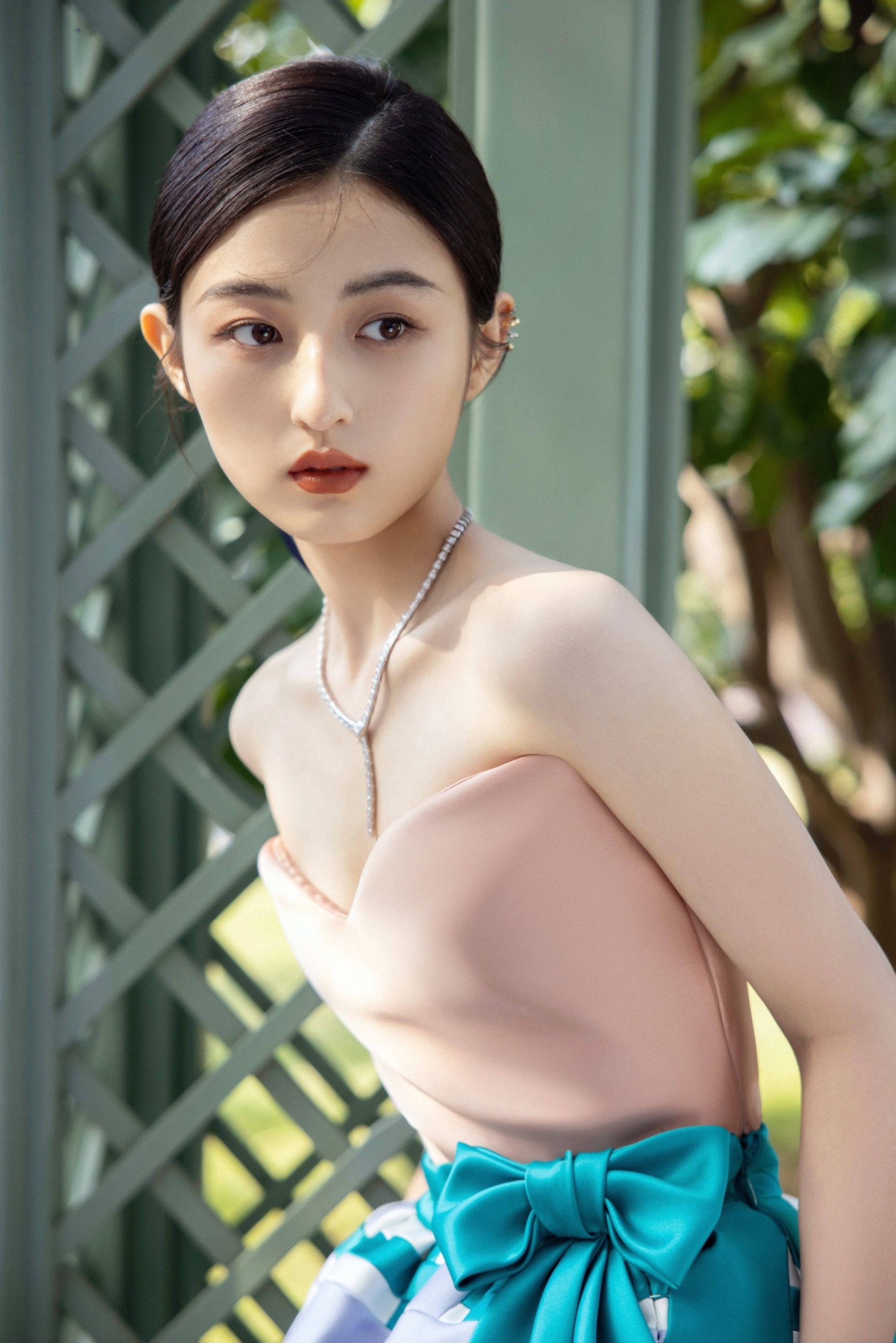 Sao Trung bi phan ung chuyen hen ho anh 1