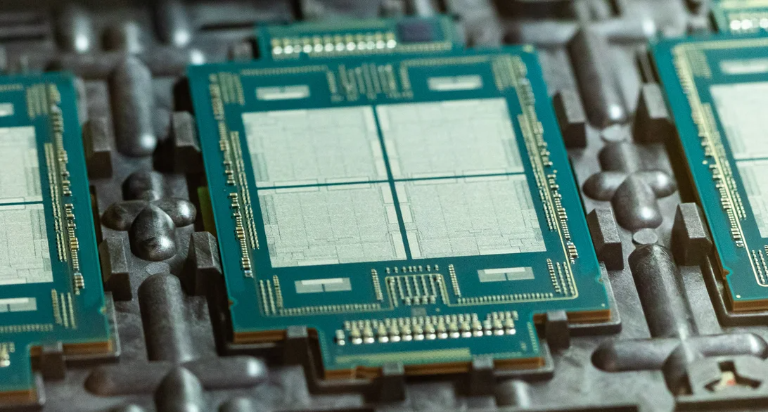 Ben trong nha may chip 7 ty USD cua Intel anh 2