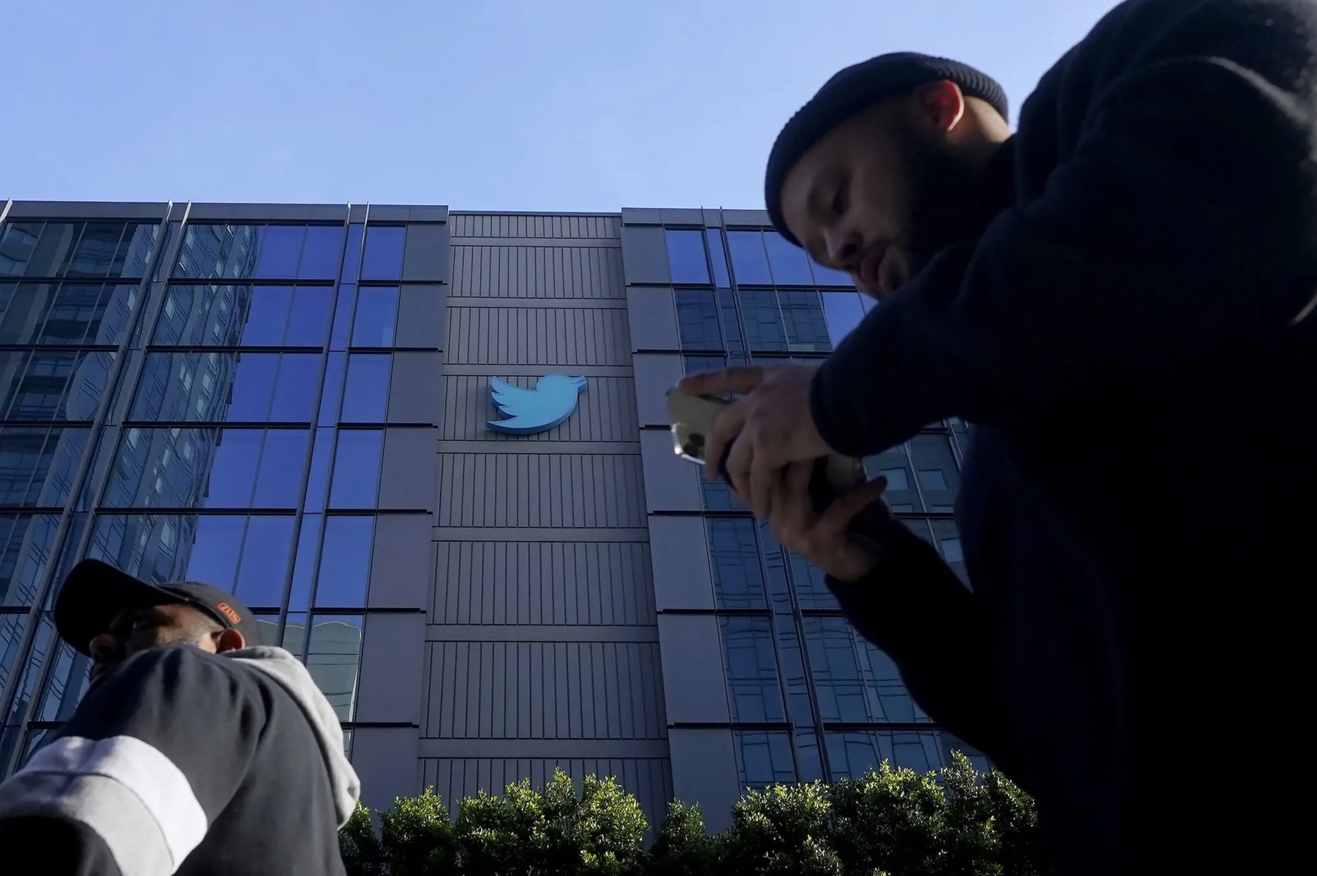 Elon Musk mua lai Twitter anh 1