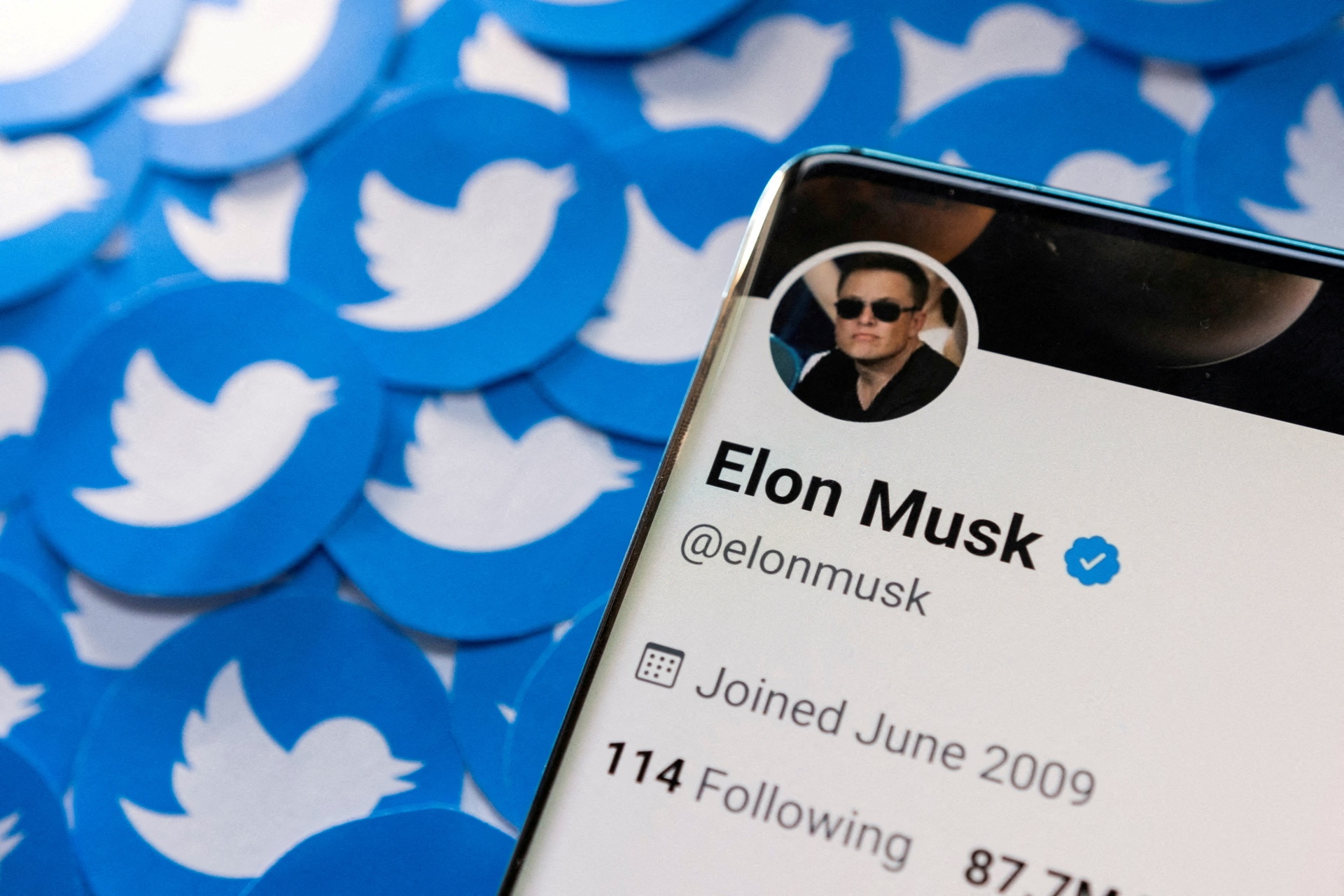 Elon Musk mua lai Twitter anh 1