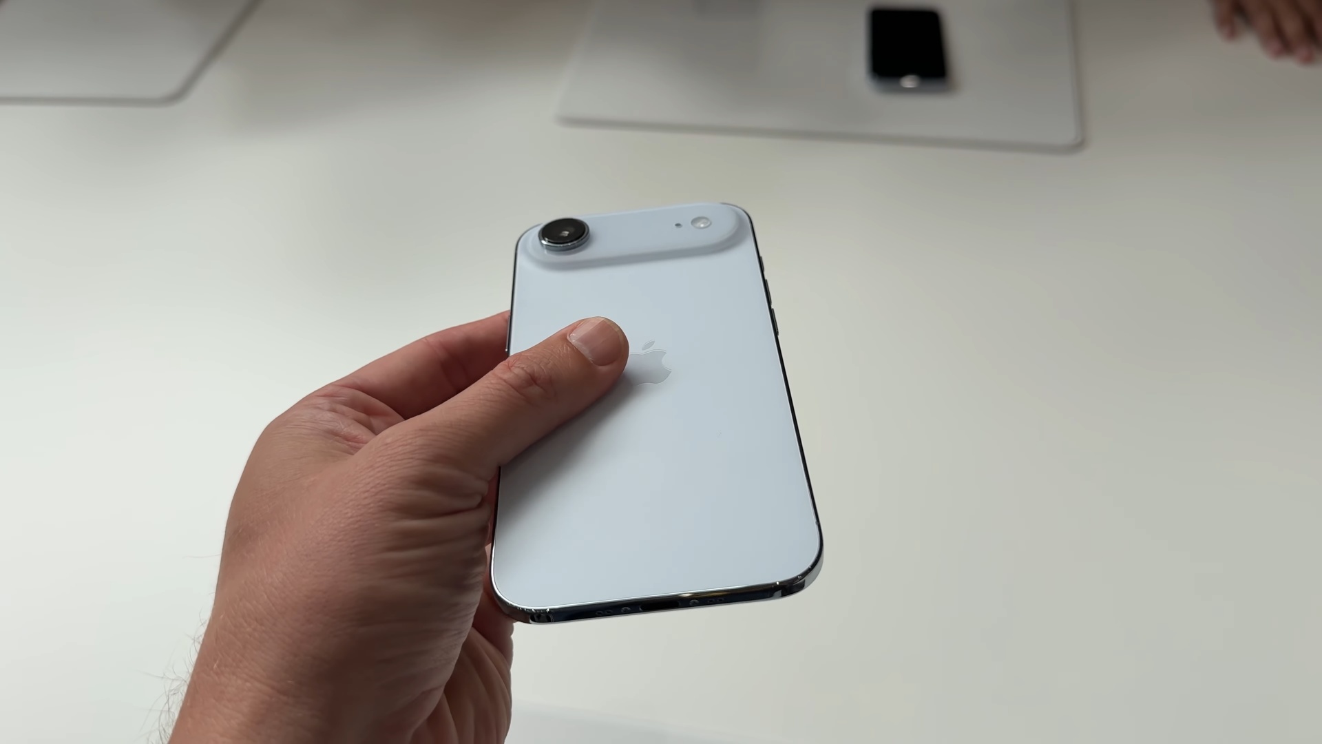 iPhone 17 Air,  iPhone Air ra mat,  tren tay iPhone Air,  hinh anh iPhone Air anh 10