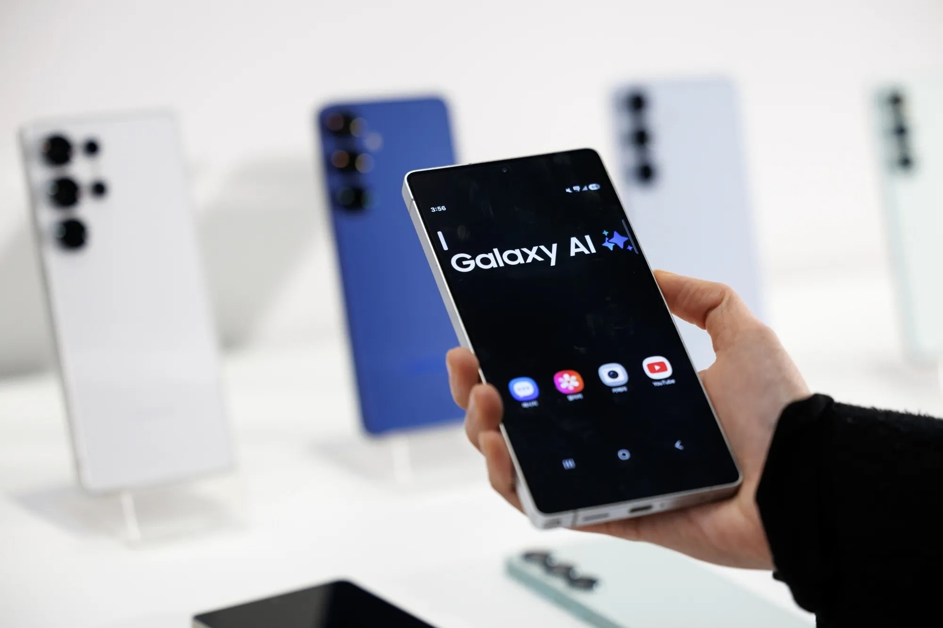 mua smartphone Android, giao dien Android, Google Pixel la gi, Samsung Galaxy S25 Ultra anh 3