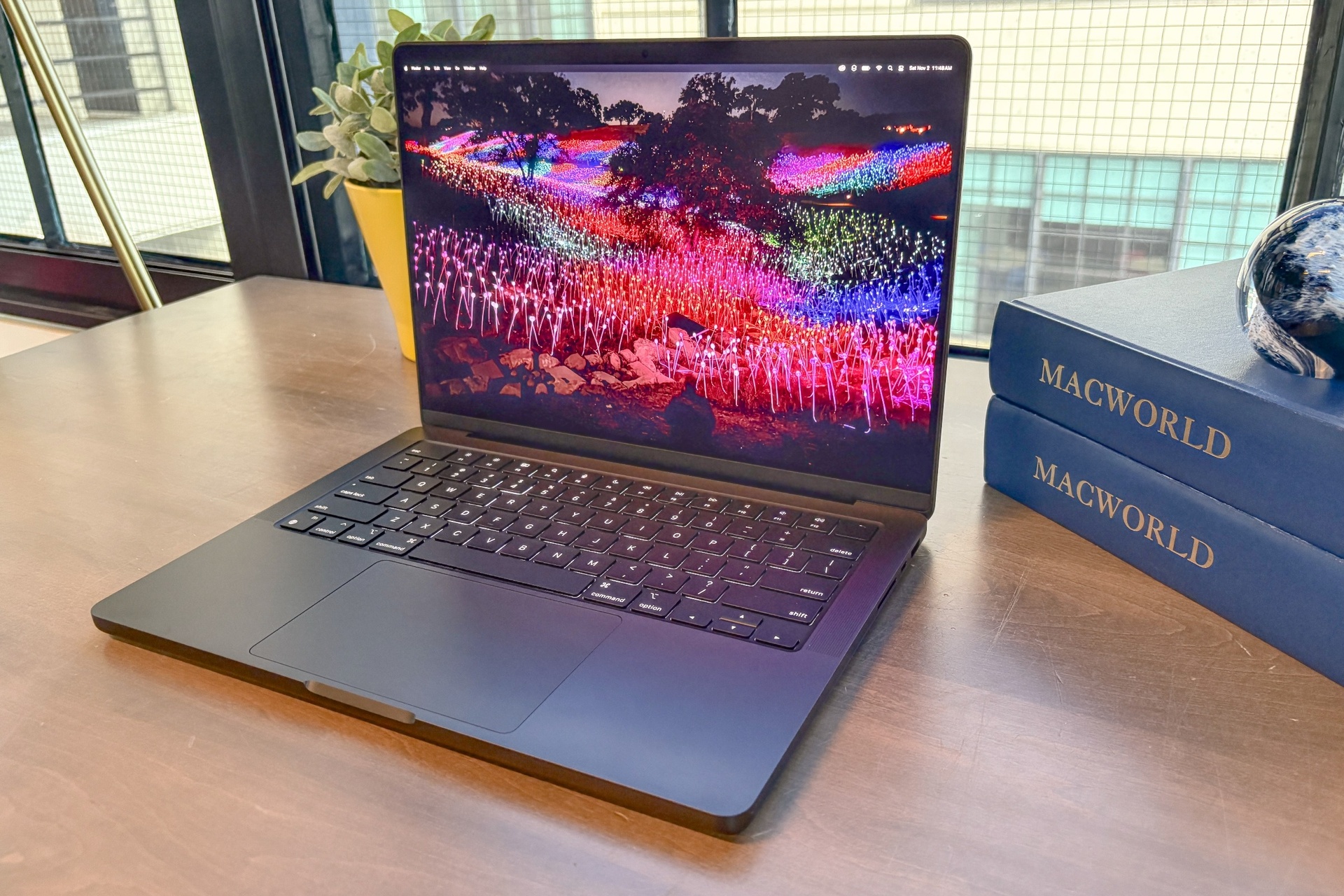 iPad Pro M5,  MacBook Pro M5,  Apple Vision Pro M5,  Apple ra mat,  su kien Apple anh 3