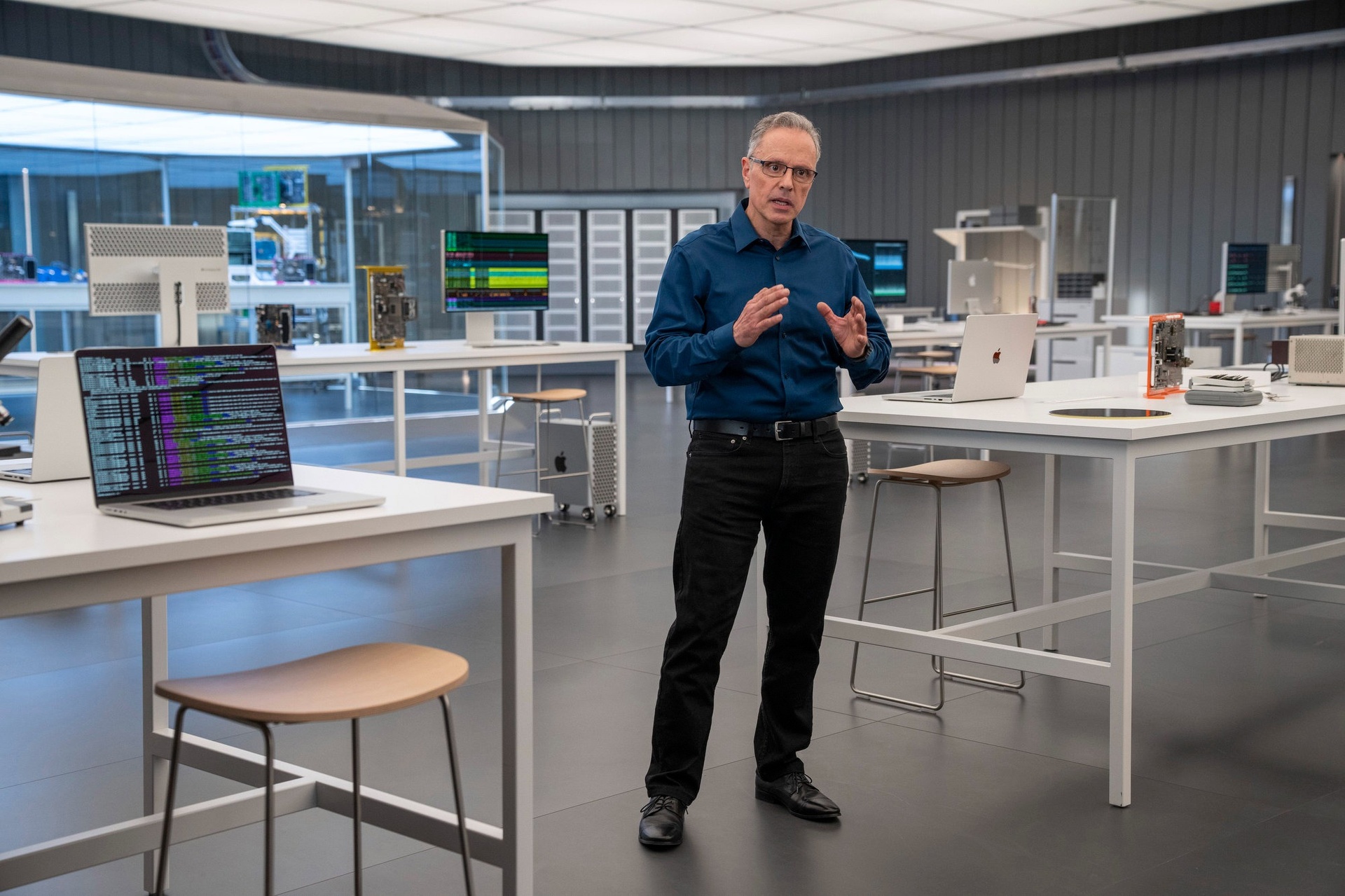 CEO Apple Tim Cook,  Tim Cook la ai,  Giam doc Apple,  Chu tich Apple,  lanh dao Apple anh 2