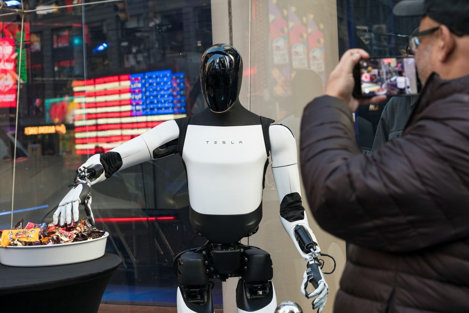 robot hinh nguoi,  robot Optimus cua Tesla,  ty phu Elon Musk,  Tesla robot hinh nguoi anh 2