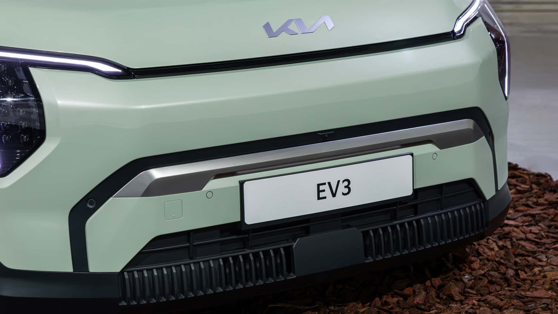 So kè Kia EV3 vừa ra mắt với xe điện của VinFast