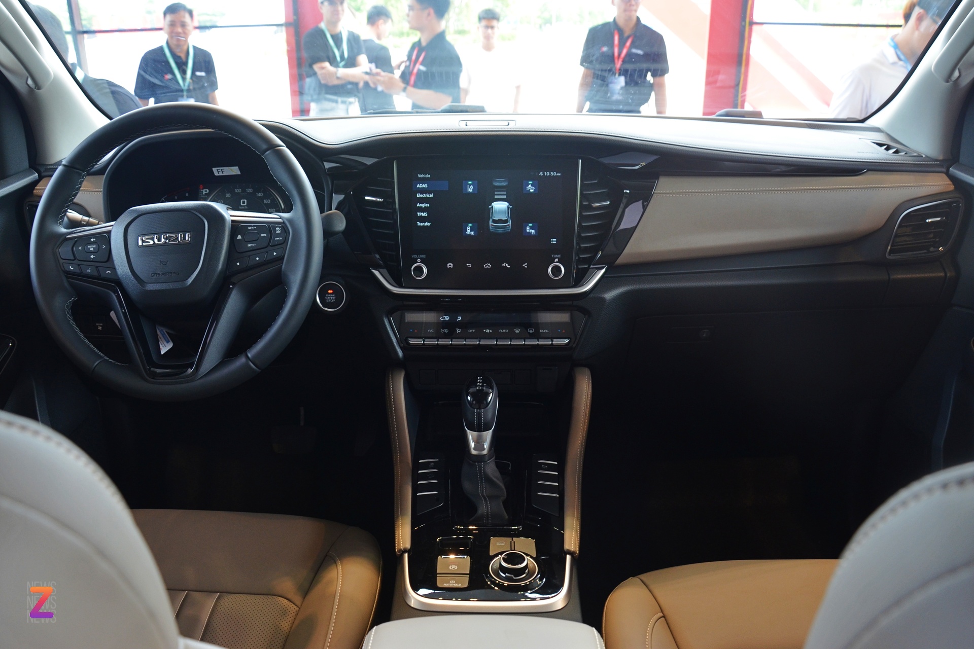 Isuzu mu-X anh 10