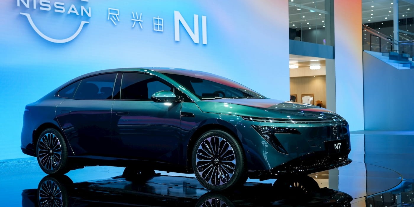 sedan dien Nissan anh 1