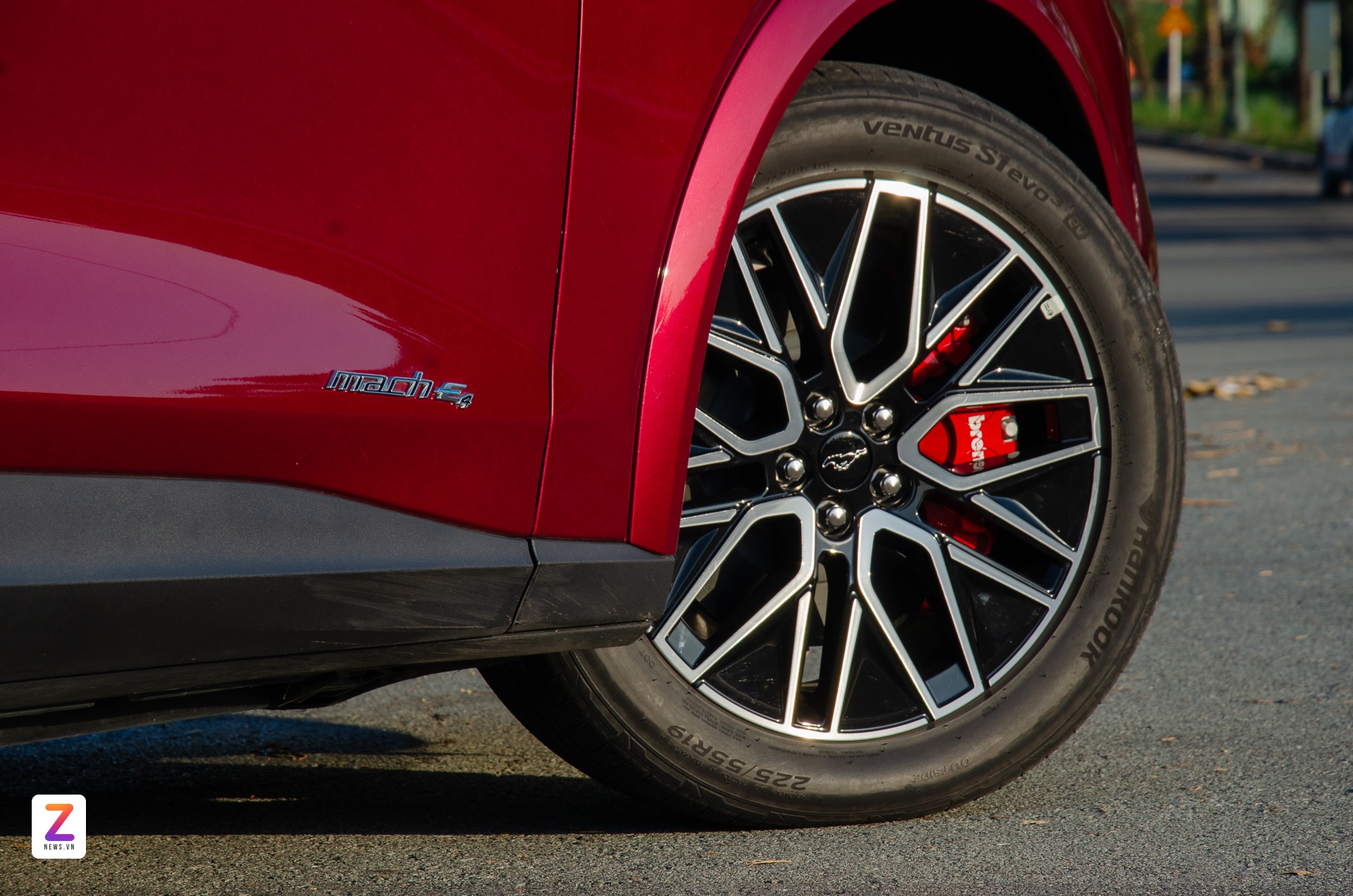 Ford Mustang Mach-E ảnh 3 Ford Mustang Mach-E anh 3
