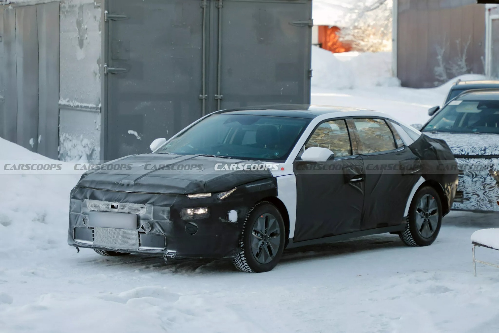 Hyundai Elantra anh 2