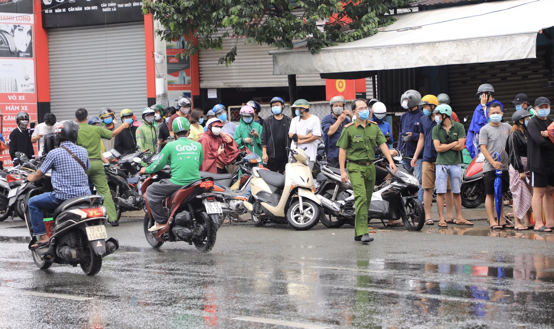 Tu tap o TP.HCM de nhan hang tu que anh 1