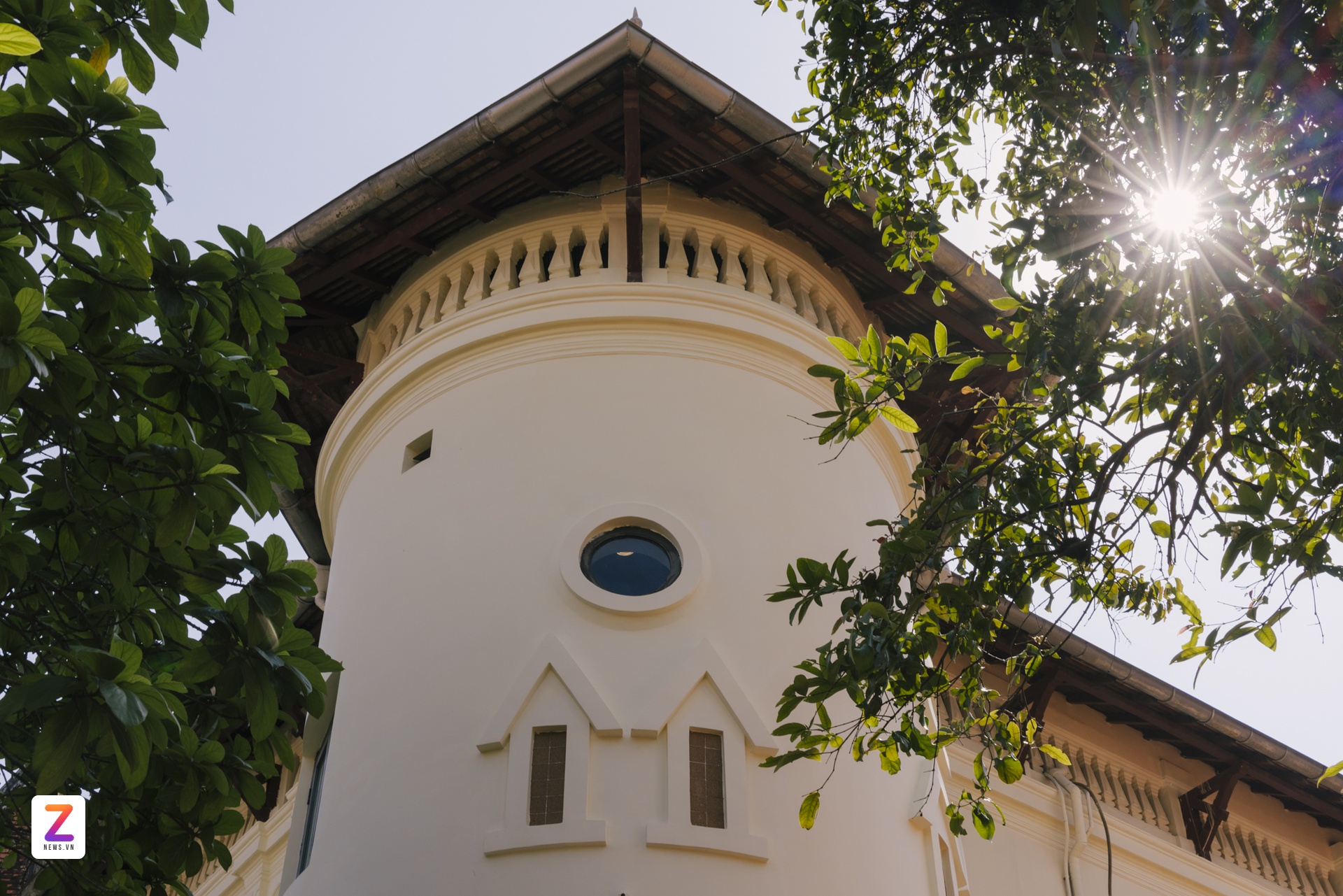 Nha Van hoa Thanh nien anh 8