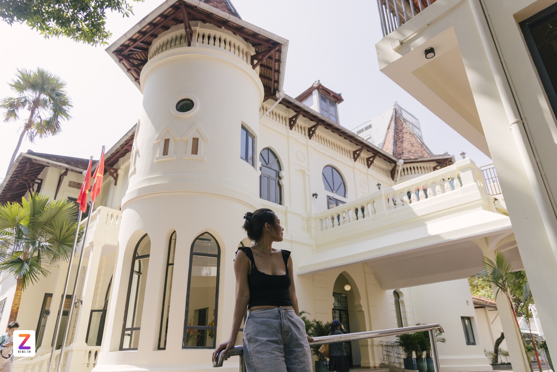 Nha Van hoa Thanh nien anh 16