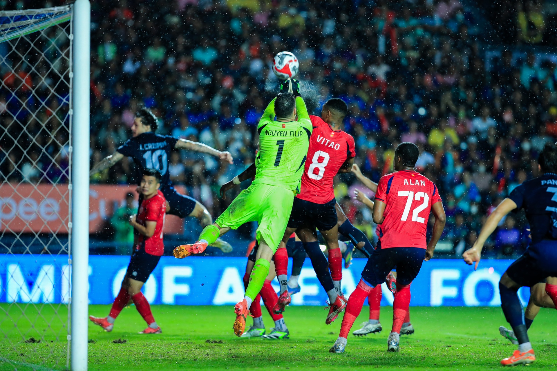 Mang đẳng cấp châu Âu trở lại, Nguyễn Filip sáng cửa bắt chính ở ĐTVN 1 tuyen viet nam anh 1