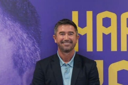 HLV Harry Kewell thừa nhận áp lực khi dẫn dắt CLB Hà Nội