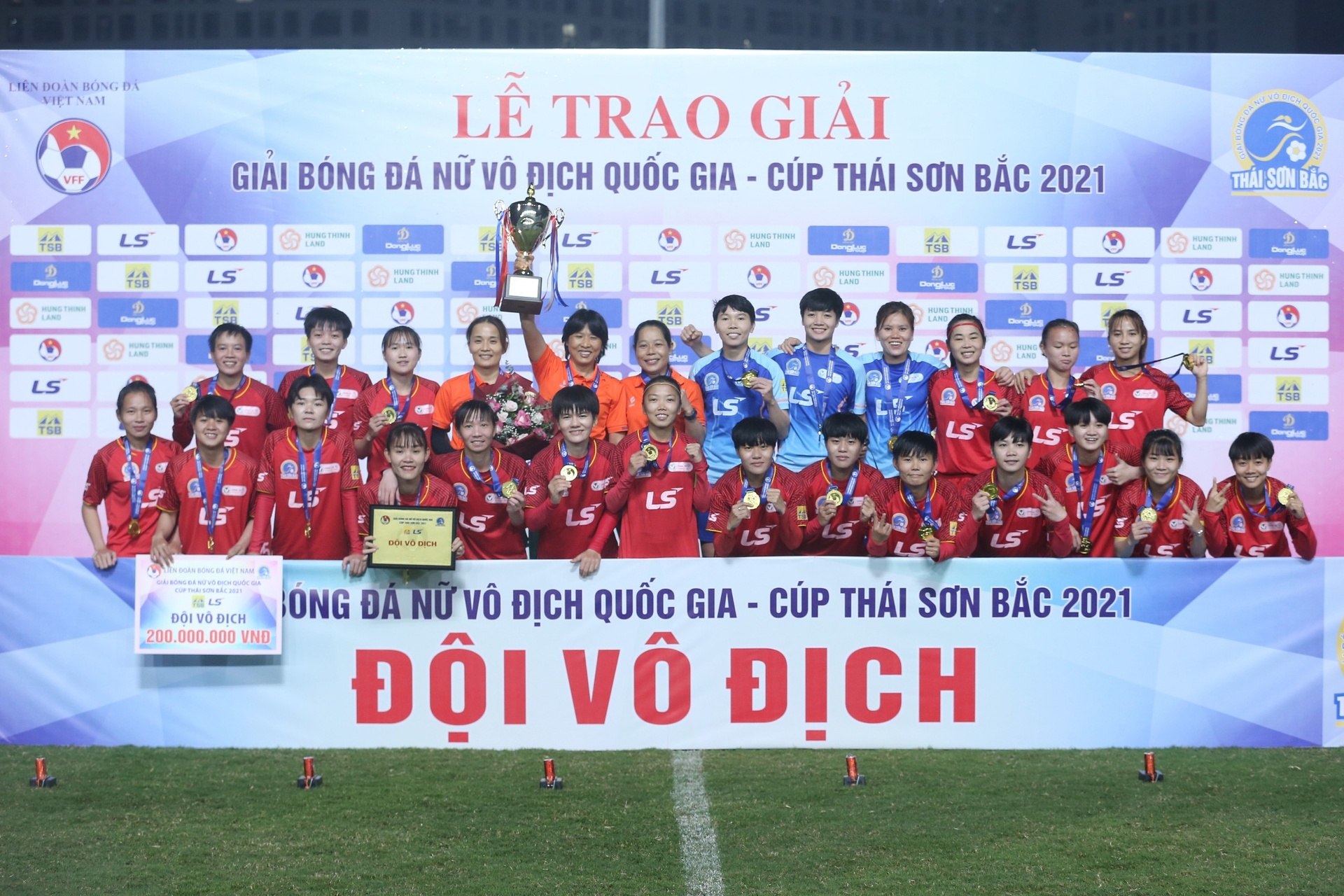 clb tp.hcm vo dich giai nu vo dich quoc gia anh 1