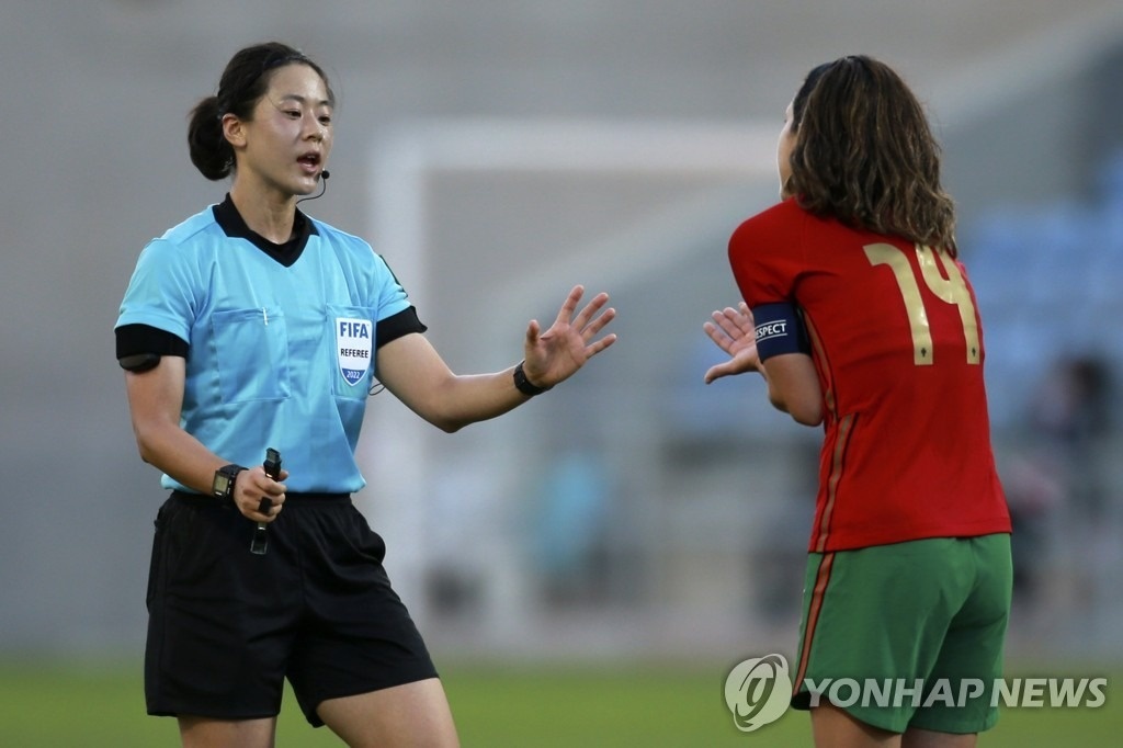 'Nữ trọng tài xinh nhất Hàn Quốc' bắt trận U17 Việt Nam - Australia 5 chung ket u17 Viet Nam anh 6