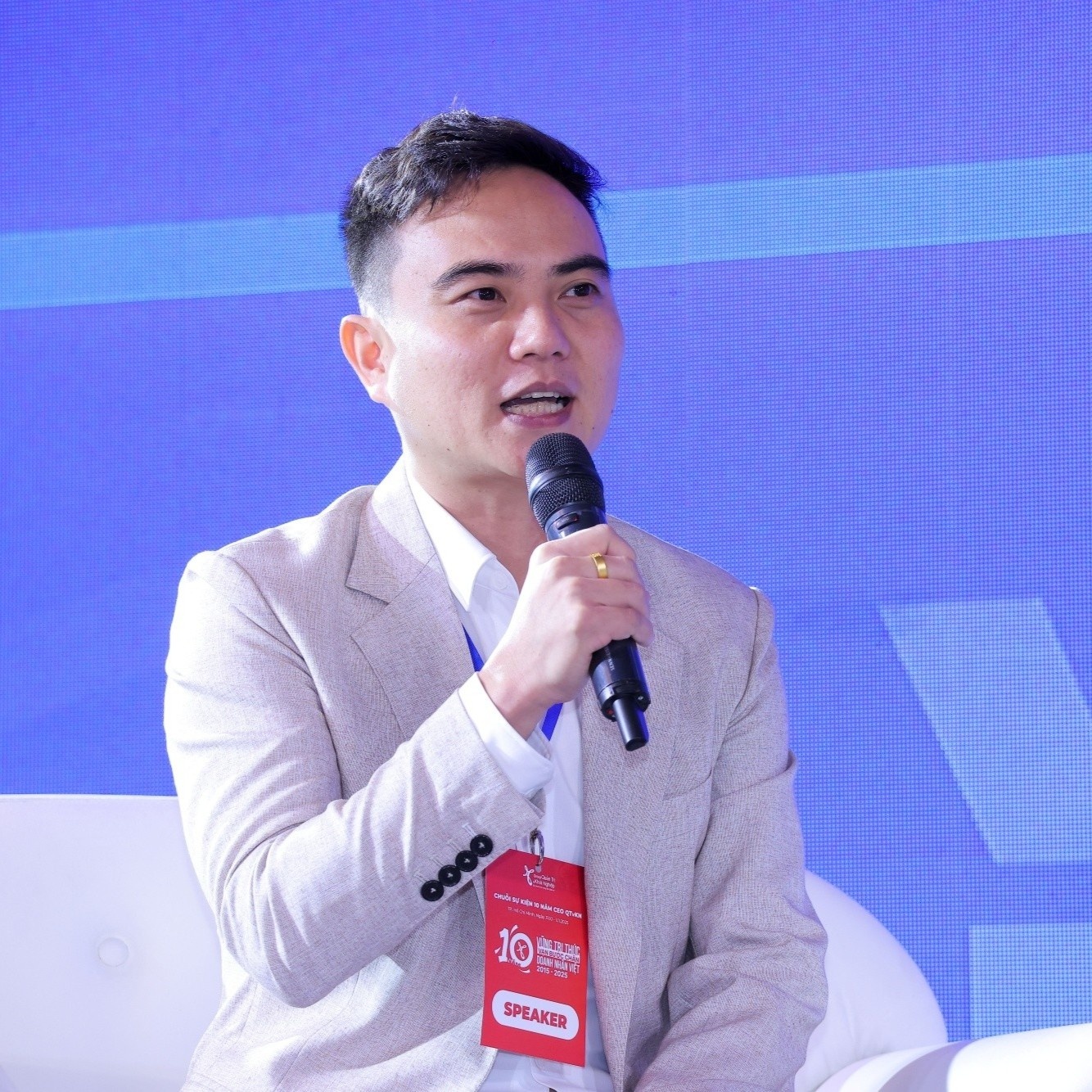 xuat ban hien dai anh 4