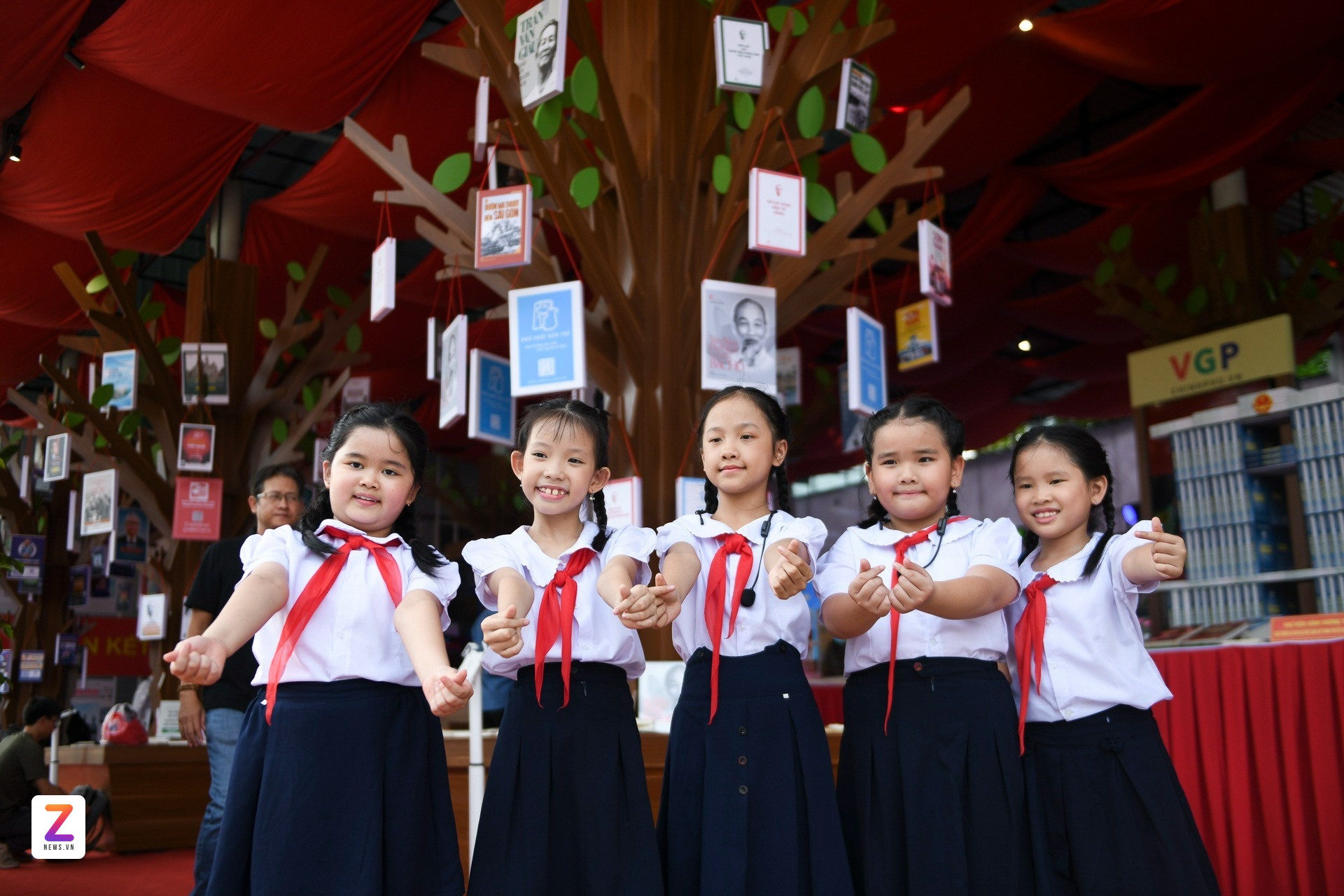 Dan van Thanh uy TP.HCM anh 1