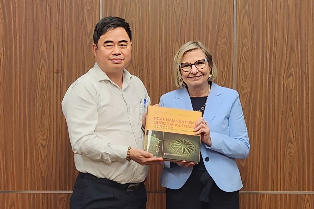 hoi xuat ban anh 4
