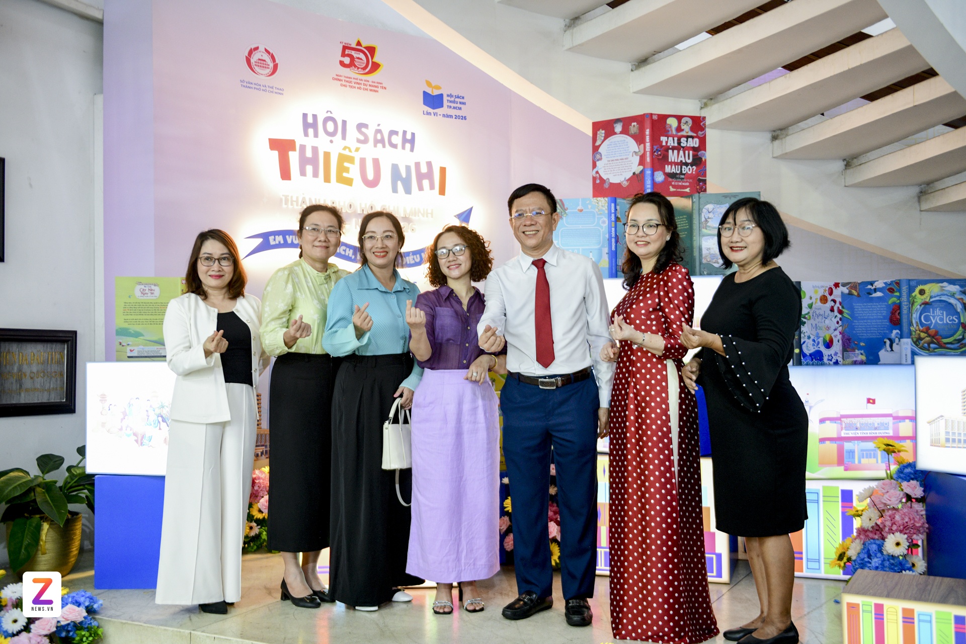 hoi sach thieu nhi anh 23