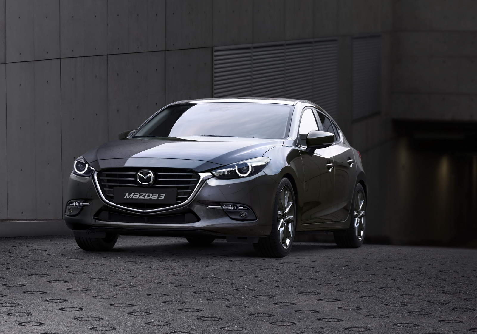 Mazda3 2017 nang cap nhe anh 1