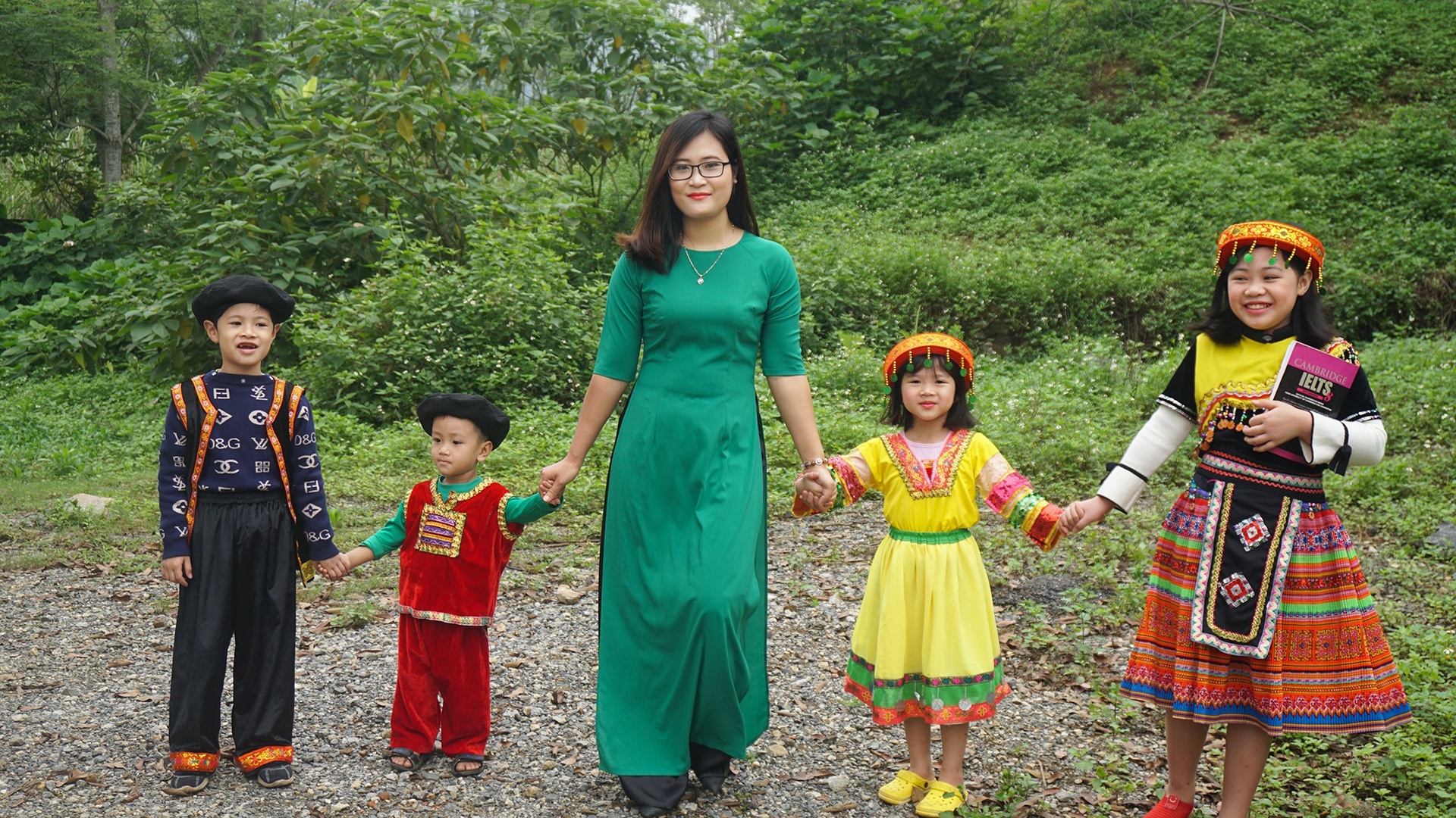 Co giao nguoi Muong anh 1