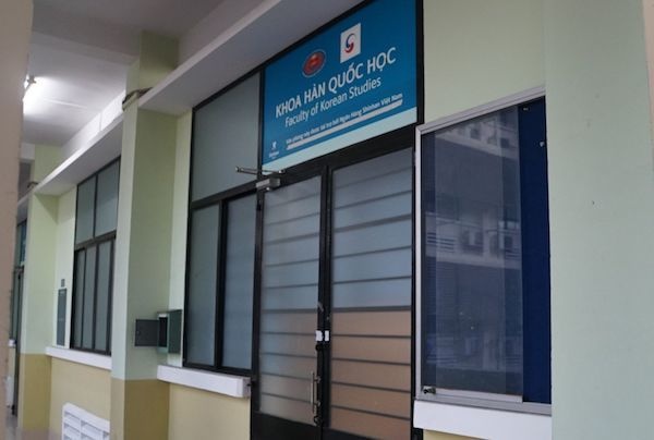 11 giang vien nghi viec anh 1