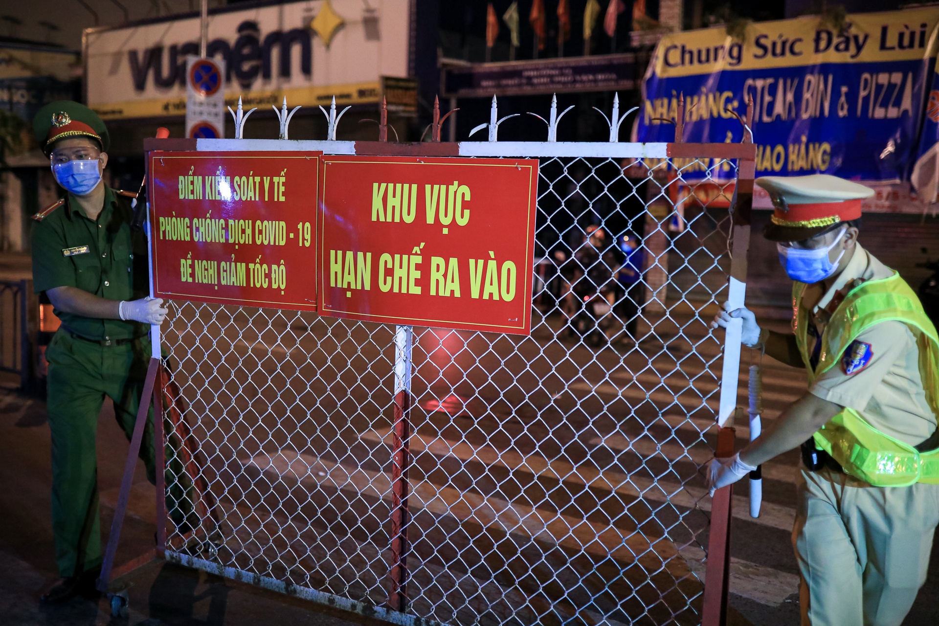 go phong toa go vap anh 1