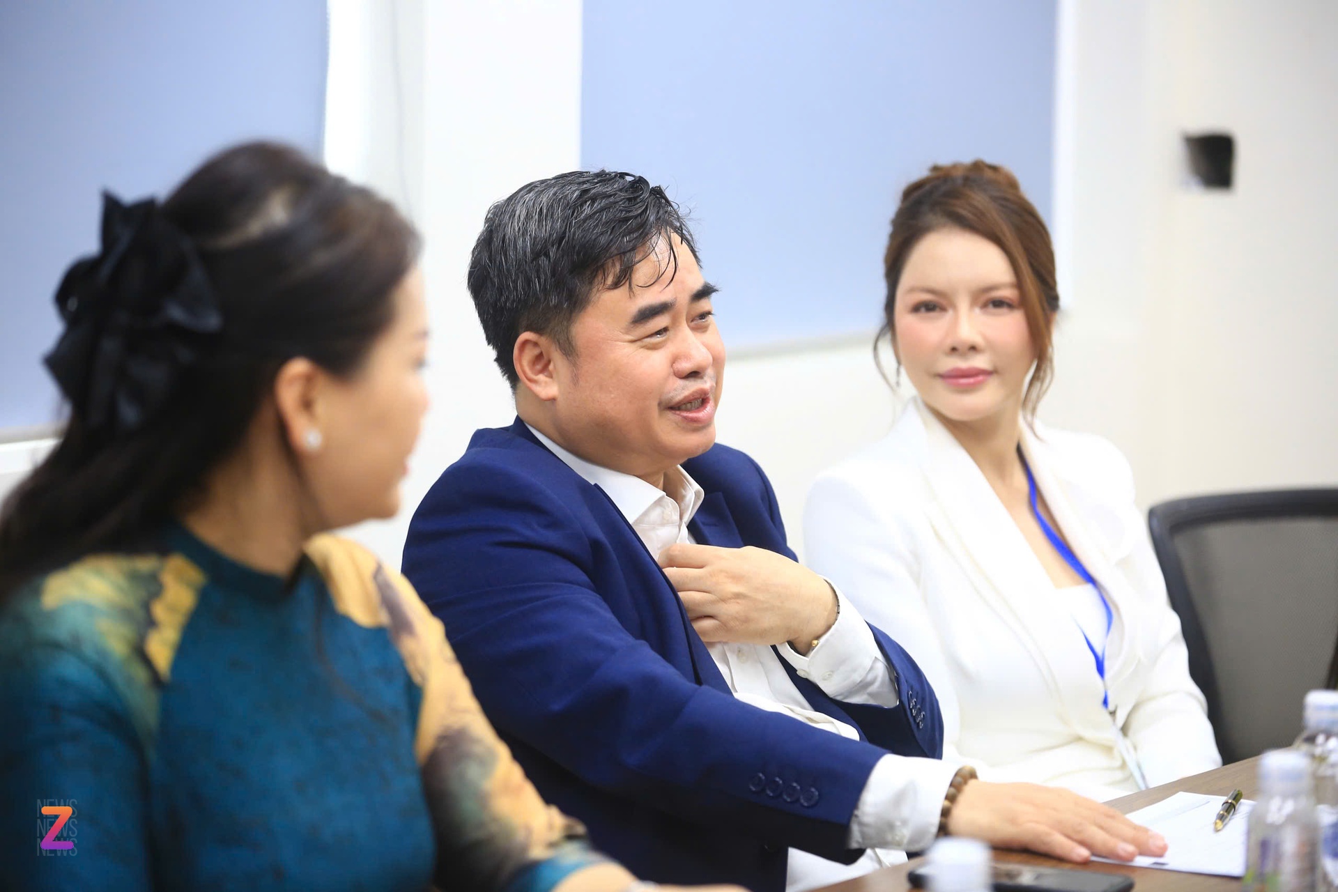 Hoi Xuat ban anh 2