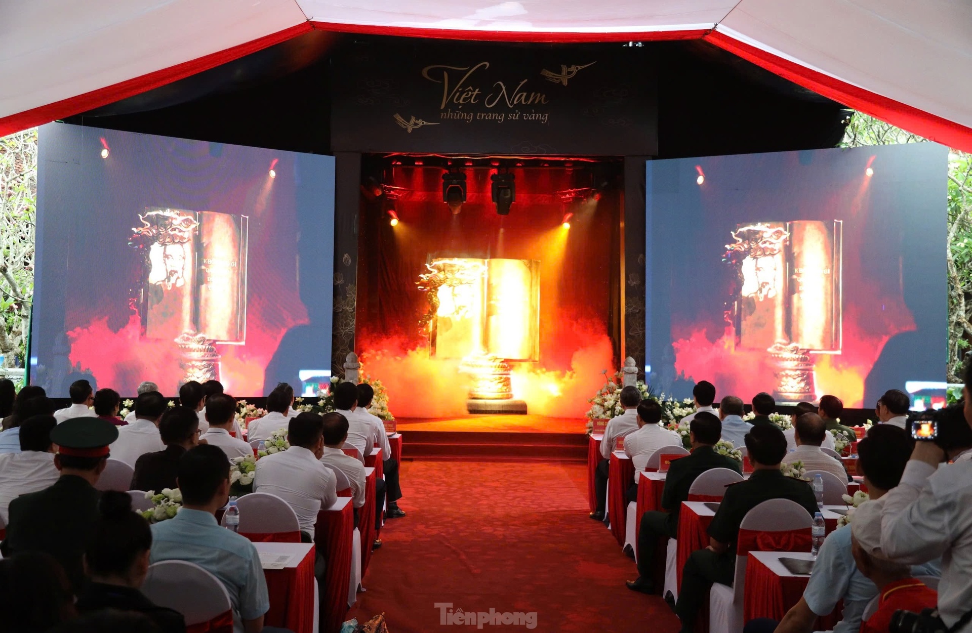 Ho Chi Minh anh 1