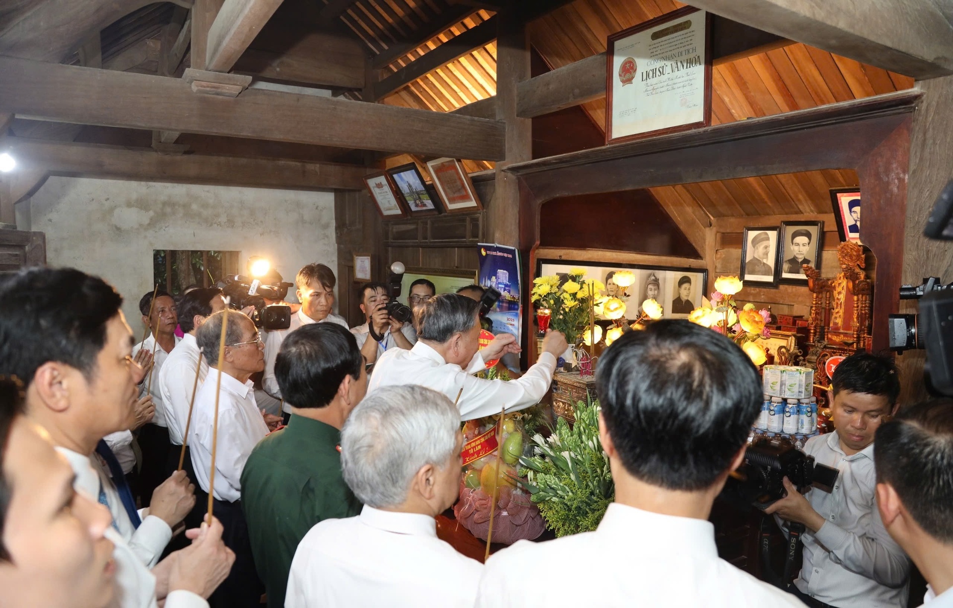 Ho Chi Minh anh 4