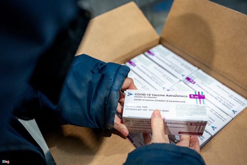 Lo vaccine Covid-19 AstraZeneca ve Viet Nam anh 1
