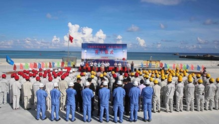 Trung Quốc tuyên bố hoàn thành bồi đắp đá Chữ thập