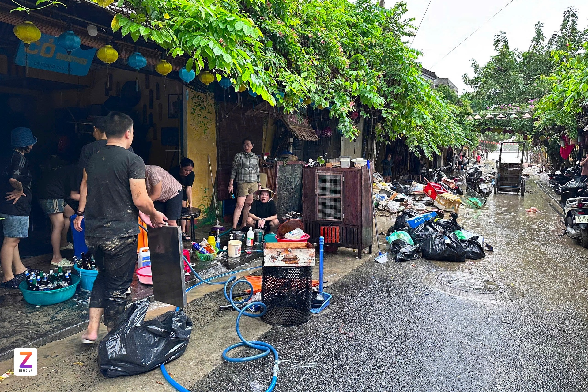 Hoi An mua lu anh 10