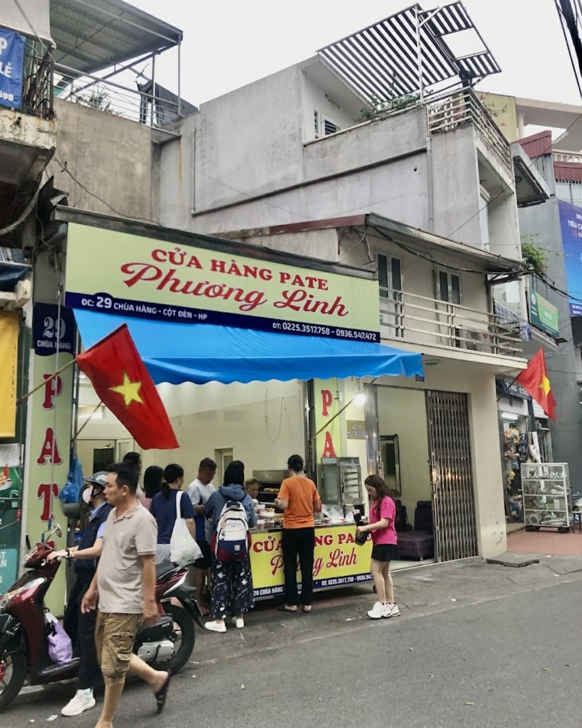 Hàng pate Cột Đèn chính gốc Hải Phòng: 'Khách giảm một nửa'