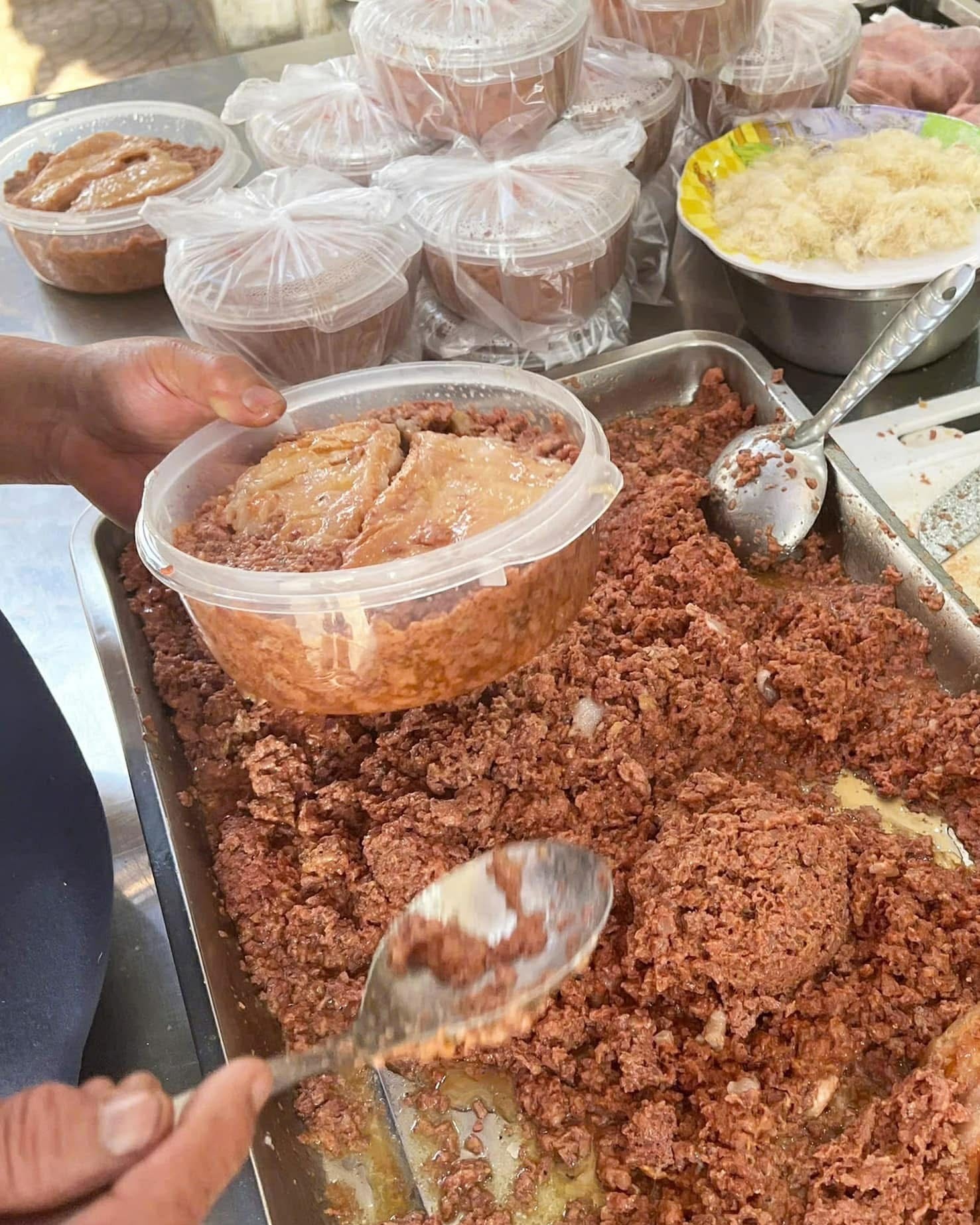 Hàng pate Cột Đèn chính gốc Hải Phòng: 'Khách giảm một nửa'