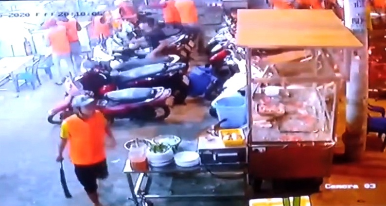 giang ho danh nguoi trong quan nhau anh 1