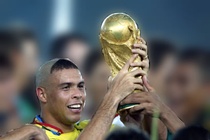 Ronaldo, Rivaldo có thể sang Việt Nam đá giao hữu