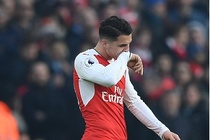 Vi Arsenal, Wenger phai loai hung than Xhaka hinh anh