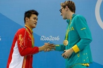 Dân mạng Trung Quốc dọa giết kình ngư Australia