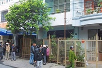Hai nu sinh truong chuyen treo co tu tu hinh anh
