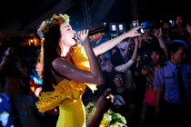 Ho Ngoc Ha dap tan nghi ngai ve kha nang hat live hinh anh