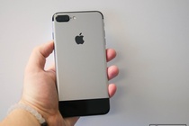 Bien iPhone 7 Plus thanh iPhone doi dau hinh anh