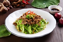 Thịt bò xào hoa huệ thơm dịu