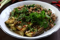 Ca tim chien thit bam - mon nhanh cho bua toi hinh anh