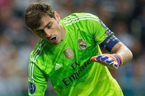 Diem tin: Iker Casillas phan ung voi fan Real hinh anh