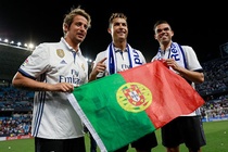 Dan em cua Ronaldo bi duoi khoi Real Madrid hinh anh