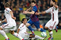 Barca - Milan: Messi tim lai ban nang sat thu hinh anh