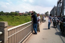 Nghi an giet nguoi nem xac xuong song phi tang hinh anh